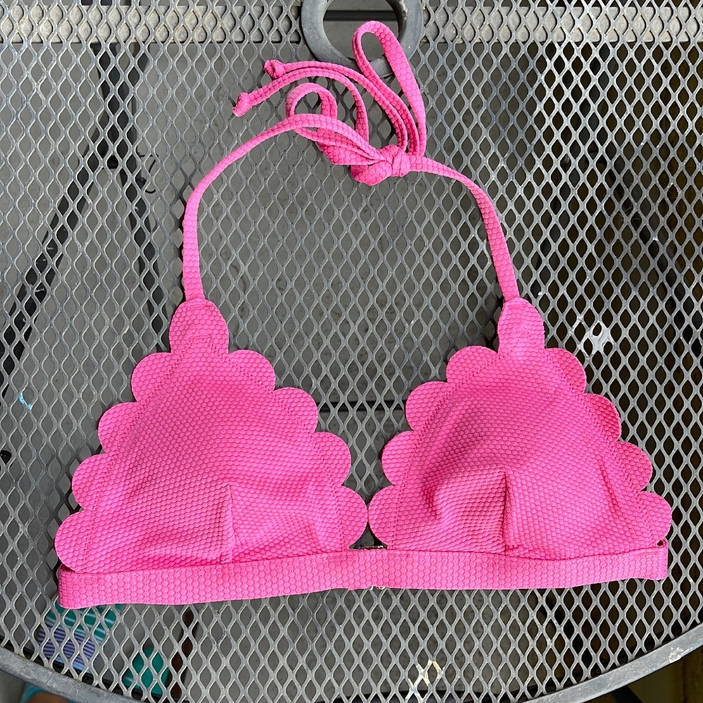 BRAND NEW, NEVER WORN, WITH TAGS BIKINI TOP SWIM SUIT (CUPSHE)